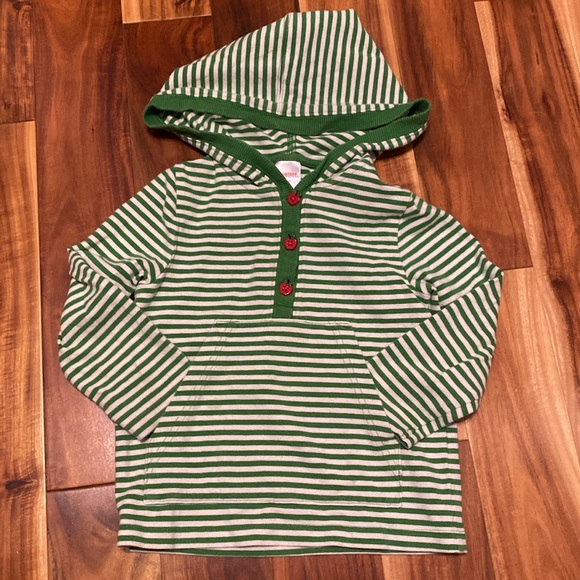 Girl’s Size 3 Bundle: Green & White Hooded T-Shirt & Red & White Sweatshirt - Picture 2 of 10
